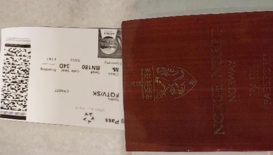 Vi har pass og billetter til Malawi