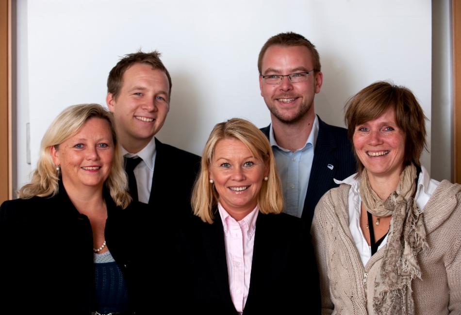 Fra venstre Lisbeth Iversen, Filip Rygg, Monica Mæland, Harald Victor Hove og Christine B. Meyer