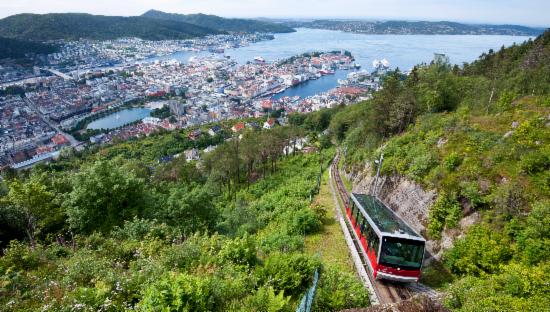 Fløibanen og utsikt over Bergen by