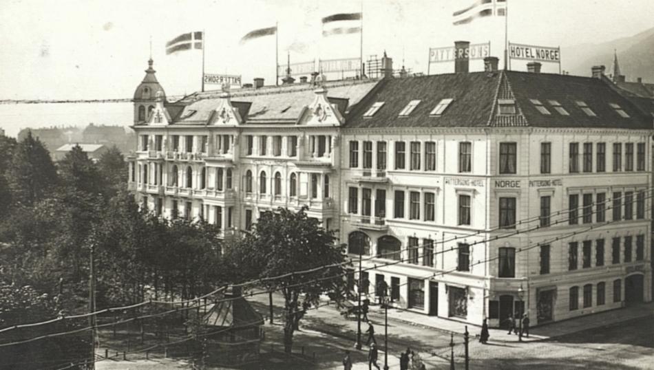 Et av byens store hoteller, Hotel Norge, tidlig på 1900-tallet. 