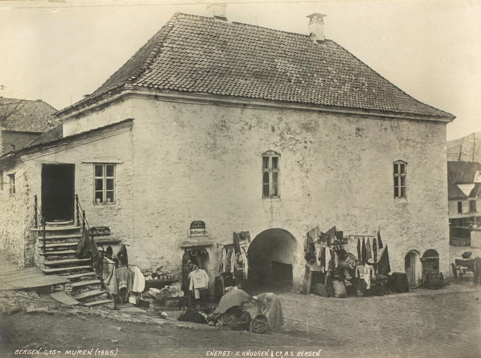 Muren i 1865. Fotograf Knud Knudsen. Arkivet etter Bergens formannskap, BBA-0003.